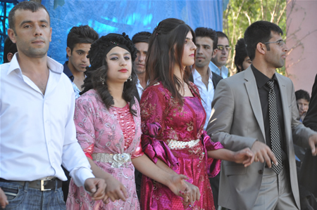 Yüksekova'da 18-19 Haziran 2011 tarihleri arasında yapılan düğünleri sizler için sayfamıza taşıdık.