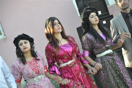 Yüksekova'da 18-19 Haziran 2011 tarihleri arasında yapılan düğünleri sizler için sayfamıza taşıdık.