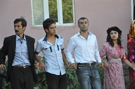 Yüksekova'da 18-19 Haziran 2011 tarihleri arasında yapılan düğünleri sizler için sayfamıza taşıdık.