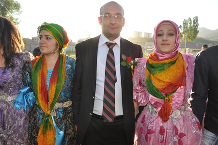 Yüksekova'da 18-19 Haziran 2011 tarihleri arasında yapılan düğünleri sizler için sayfamıza taşıdık.