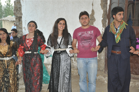 Yüksekova'da 18-19 Haziran 2011 tarihleri arasında yapılan düğünleri sizler için sayfamıza taşıdık.