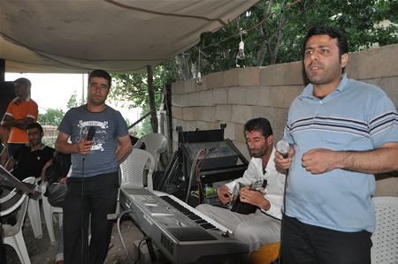 Yüksekova'da 18-19 Haziran 2011 tarihleri arasında yapılan düğünleri sizler için sayfamıza taşıdık.