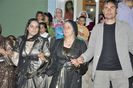 Yüksekova'da 18-19 Haziran 2011 tarihleri arasında yapılan düğünleri sizler için sayfamıza taşıdık.