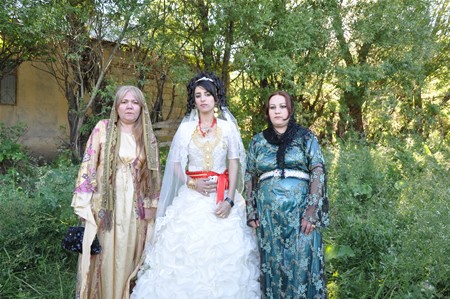 Yüksekova'da 18-19 Haziran 2011 tarihleri arasında yapılan düğünleri sizler için sayfamıza taşıdık.