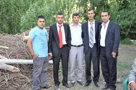 Yüksekova'da 25.26. 2011 tarihlerinde evlenen bazı çiftleri siz için sayfamıza taşıdık.