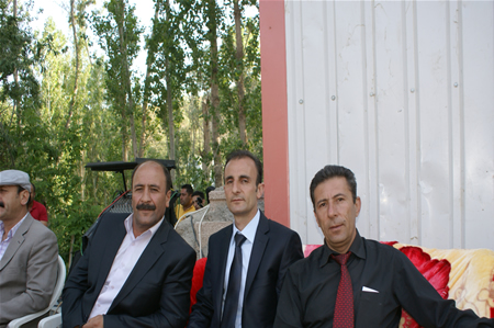 Yüksekova'da 25.26. 2011 tarihlerinde evlenen bazı çiftleri siz için sayfamıza taşıdık.