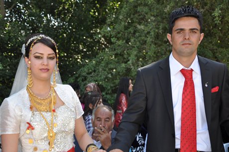 Yüksekova'da 02.03. Temmuz 2011 tarihlerinde evlenen bazı çiftleri sizler için sayfamıza taşıdık. Bizde Yüksekova Güncel Ailesi olarak tüm çiftlere mutluluklar dileriz