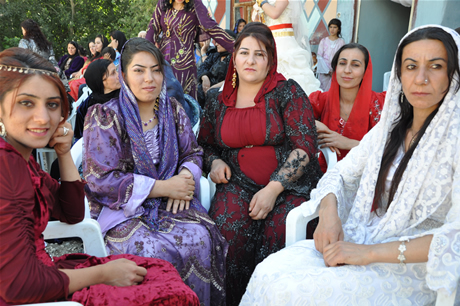 Yüksekova'da 02.03. Temmuz 2011 tarihlerinde evlenen bazı çiftleri sizler için sayfamıza taşıdık. Bizde Yüksekova Güncel Ailesi olarak tüm çiftlere mutluluklar dileriz