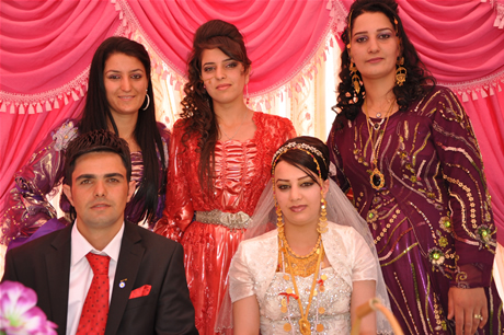 Yüksekova'da 02.03. Temmuz 2011 tarihlerinde evlenen bazı çiftleri sizler için sayfamıza taşıdık. Bizde Yüksekova Güncel Ailesi olarak tüm çiftlere mutluluklar dileriz