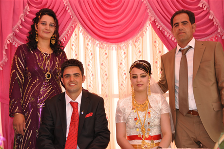 Yüksekova'da 02.03. Temmuz 2011 tarihlerinde evlenen bazı çiftleri sizler için sayfamıza taşıdık. Bizde Yüksekova Güncel Ailesi olarak tüm çiftlere mutluluklar dileriz