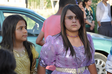 Yüksekova'da 02.03. Temmuz 2011 tarihlerinde evlenen bazı çiftleri sizler için sayfamıza taşıdık. Bizde Yüksekova Güncel Ailesi olarak tüm çiftlere mutluluklar dileriz