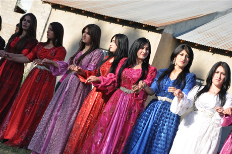 Yüksekova'da 02.03. Temmuz 2011 tarihlerinde evlenen bazı çiftleri sizler için sayfamıza taşıdık. Bizde Yüksekova Güncel Ailesi olarak tüm çiftlere mutluluklar dileriz