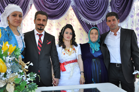 Yüksekova'da 02.03. Temmuz 2011 tarihlerinde evlenen bazı çiftleri sizler için sayfamıza taşıdık. Bizde Yüksekova Güncel Ailesi olarak tüm çiftlere mutluluklar dileriz