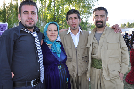 Yüksekova'da 02.03. Temmuz 2011 tarihlerinde evlenen bazı çiftleri sizler için sayfamıza taşıdık. Bizde Yüksekova Güncel Ailesi olarak tüm çiftlere mutluluklar dileriz