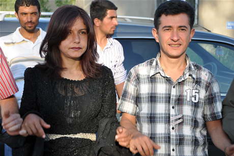 Yüksekova'da 02.03. Temmuz 2011 tarihlerinde evlenen bazı çiftleri sizler için sayfamıza taşıdık. Bizde Yüksekova Güncel Ailesi olarak tüm çiftlere mutluluklar dileriz