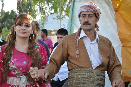 Yüksekova'da 02.03. Temmuz 2011 tarihlerinde evlenen bazı çiftleri sizler için sayfamıza taşıdık. Bizde Yüksekova Güncel Ailesi olarak tüm çiftlere mutluluklar dileriz