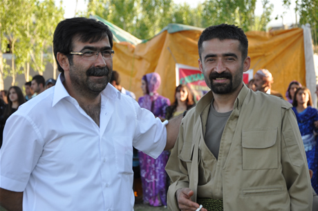 Yüksekova'da 02.03. Temmuz 2011 tarihlerinde evlenen bazı çiftleri sizler için sayfamıza taşıdık. Bizde Yüksekova Güncel Ailesi olarak tüm çiftlere mutluluklar dileriz