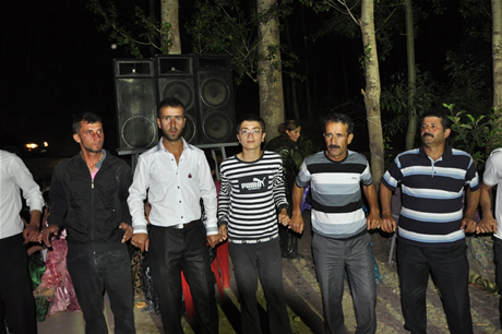 Yüksekova'da 02.03. Temmuz 2011 tarihlerinde evlenen bazı çiftleri sizler için sayfamıza taşıdık. Bizde Yüksekova Güncel Ailesi olarak tüm çiftlere mutluluklar dileriz