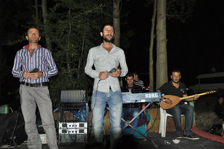 Yüksekova'da 02.03. Temmuz 2011 tarihlerinde evlenen bazı çiftleri sizler için sayfamıza taşıdık. Bizde Yüksekova Güncel Ailesi olarak tüm çiftlere mutluluklar dileriz