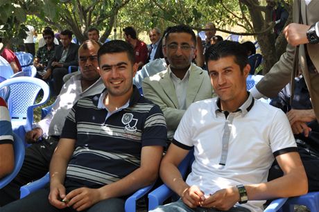 Yüksekova'da 02.03. Temmuz 2011 tarihlerinde evlenen bazı çiftleri sizler için sayfamıza taşıdık. Bizde Yüksekova Güncel Ailesi olarak tüm çiftlere mutluluklar dileriz