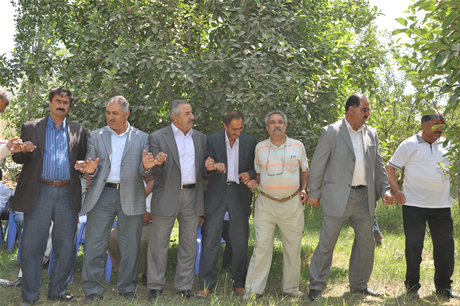 Yüksekova'da 02.03. Temmuz 2011 tarihlerinde evlenen bazı çiftleri sizler için sayfamıza taşıdık. Bizde Yüksekova Güncel Ailesi olarak tüm çiftlere mutluluklar dileriz