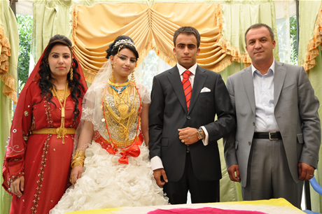 Yüksekova'da 02.03. Temmuz 2011 tarihlerinde evlenen bazı çiftleri sizler için sayfamıza taşıdık. Bizde Yüksekova Güncel Ailesi olarak tüm çiftlere mutluluklar dileriz