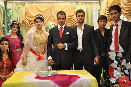 Yüksekova'da 02.03. Temmuz 2011 tarihlerinde evlenen bazı çiftleri sizler için sayfamıza taşıdık. Bizde Yüksekova Güncel Ailesi olarak tüm çiftlere mutluluklar dileriz