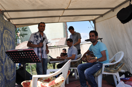 Yüksekova'da 02.03. Temmuz 2011 tarihlerinde evlenen bazı çiftleri sizler için sayfamıza taşıdık. Bizde Yüksekova Güncel Ailesi olarak tüm çiftlere mutluluklar dileriz