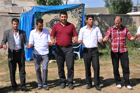 Yüksekova'da 02.03. Temmuz 2011 tarihlerinde evlenen bazı çiftleri sizler için sayfamıza taşıdık. Bizde Yüksekova Güncel Ailesi olarak tüm çiftlere mutluluklar dileriz