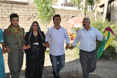 Yüksekova'da 02.03. Temmuz 2011 tarihlerinde evlenen bazı çiftleri sizler için sayfamıza taşıdık. Bizde Yüksekova Güncel Ailesi olarak tüm çiftlere mutluluklar dileriz