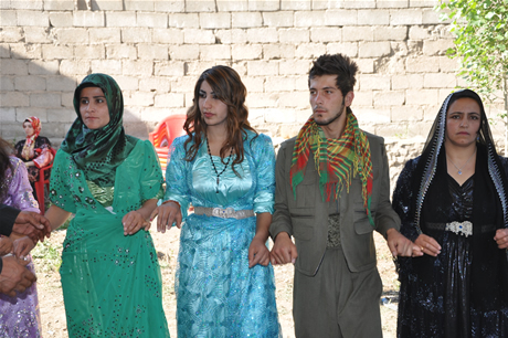 Yüksekova'da 02.03. Temmuz 2011 tarihlerinde evlenen bazı çiftleri sizler için sayfamıza taşıdık. Bizde Yüksekova Güncel Ailesi olarak tüm çiftlere mutluluklar dileriz