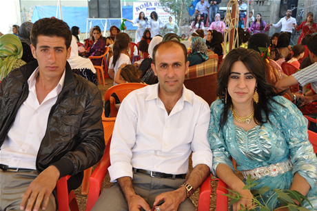 Yüksekova'da 02.03. Temmuz 2011 tarihlerinde evlenen bazı çiftleri sizler için sayfamıza taşıdık. Bizde Yüksekova Güncel Ailesi olarak tüm çiftlere mutluluklar dileriz