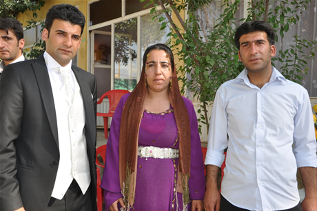 Yüksekova'da 02.03. Temmuz 2011 tarihlerinde evlenen bazı çiftleri sizler için sayfamıza taşıdık. Bizde Yüksekova Güncel Ailesi olarak tüm çiftlere mutluluklar dileriz