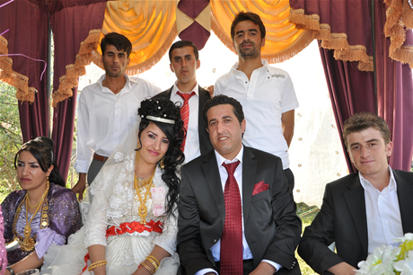 Yüksekova'da 02.03. Temmuz 2011 tarihlerinde evlenen bazı çiftleri sizler için sayfamıza taşıdık. Bizde Yüksekova Güncel Ailesi olarak tüm çiftlere mutluluklar dileriz