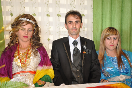 Yüksekova'da 02.03. Temmuz 2011 tarihlerinde evlenen bazı çiftleri sizler için sayfamıza taşıdık. Bizde Yüksekova Güncel Ailesi olarak tüm çiftlere mutluluklar dileriz