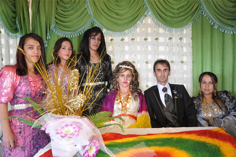 Yüksekova'da 02.03. Temmuz 2011 tarihlerinde evlenen bazı çiftleri sizler için sayfamıza taşıdık. Bizde Yüksekova Güncel Ailesi olarak tüm çiftlere mutluluklar dileriz