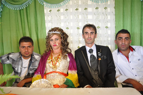 Yüksekova'da 02.03. Temmuz 2011 tarihlerinde evlenen bazı çiftleri sizler için sayfamıza taşıdık. Bizde Yüksekova Güncel Ailesi olarak tüm çiftlere mutluluklar dileriz