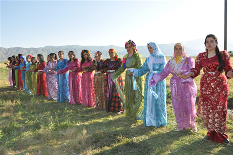 Yüksekova'da 02.03. Temmuz 2011 tarihlerinde evlenen bazı çiftleri sizler için sayfamıza taşıdık. Bizde Yüksekova Güncel Ailesi olarak tüm çiftlere mutluluklar dileriz