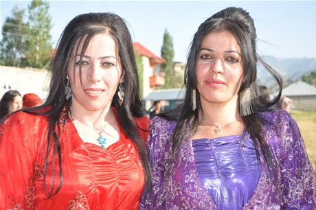 Yüksekova'da 02.03. Temmuz 2011 tarihlerinde evlenen bazı çiftleri sizler için sayfamıza taşıdık. Bizde Yüksekova Güncel Ailesi olarak tüm çiftlere mutluluklar dileriz