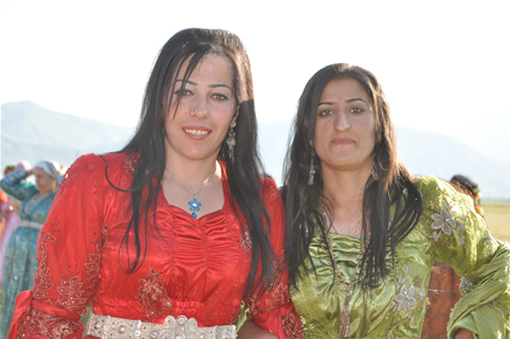 Yüksekova'da 02.03. Temmuz 2011 tarihlerinde evlenen bazı çiftleri sizler için sayfamıza taşıdık. Bizde Yüksekova Güncel Ailesi olarak tüm çiftlere mutluluklar dileriz