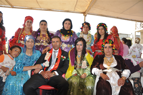 Yüksekova'da 02.03. Temmuz 2011 tarihlerinde evlenen bazı çiftleri sizler için sayfamıza taşıdık. Bizde Yüksekova Güncel Ailesi olarak tüm çiftlere mutluluklar dileriz