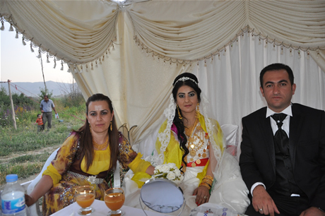 Yüksekova'da 02.03. Temmuz 2011 tarihlerinde evlenen bazı çiftleri sizler için sayfamıza taşıdık. Bizde Yüksekova Güncel Ailesi olarak tüm çiftlere mutluluklar dileriz