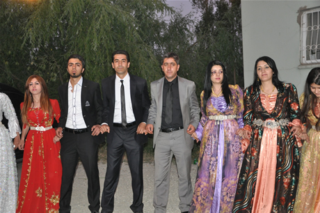 Yüksekova'da 02.03. Temmuz 2011 tarihlerinde evlenen bazı çiftleri sizler için sayfamıza taşıdık. Bizde Yüksekova Güncel Ailesi olarak tüm çiftlere mutluluklar dileriz