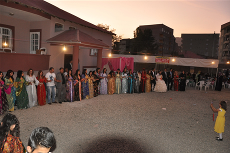 Yüksekova'da 02.03. Temmuz 2011 tarihlerinde evlenen bazı çiftleri sizler için sayfamıza taşıdık. Bizde Yüksekova Güncel Ailesi olarak tüm çiftlere mutluluklar dileriz