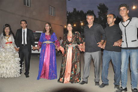 Yüksekova'da 02.03. Temmuz 2011 tarihlerinde evlenen bazı çiftleri sizler için sayfamıza taşıdık. Bizde Yüksekova Güncel Ailesi olarak tüm çiftlere mutluluklar dileriz