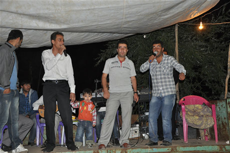 Yüksekova'da 02.03. Temmuz 2011 tarihlerinde evlenen bazı çiftleri sizler için sayfamıza taşıdık. Bizde Yüksekova Güncel Ailesi olarak tüm çiftlere mutluluklar dileriz