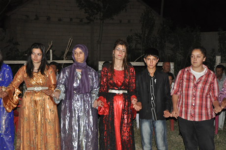 Yüksekova'da 02.03. Temmuz 2011 tarihlerinde evlenen bazı çiftleri sizler için sayfamıza taşıdık. Bizde Yüksekova Güncel Ailesi olarak tüm çiftlere mutluluklar dileriz