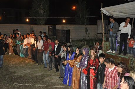 Yüksekova'da 02.03. Temmuz 2011 tarihlerinde evlenen bazı çiftleri sizler için sayfamıza taşıdık. Bizde Yüksekova Güncel Ailesi olarak tüm çiftlere mutluluklar dileriz