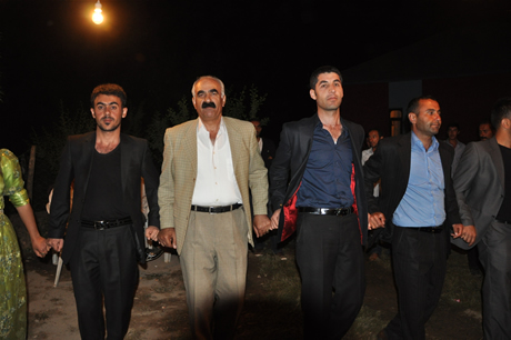 Yüksekova'da 02.03. Temmuz 2011 tarihlerinde evlenen bazı çiftleri sizler için sayfamıza taşıdık. Bizde Yüksekova Güncel Ailesi olarak tüm çiftlere mutluluklar dileriz