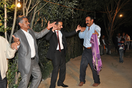 Yüksekova'da 02.03. Temmuz 2011 tarihlerinde evlenen bazı çiftleri sizler için sayfamıza taşıdık. Bizde Yüksekova Güncel Ailesi olarak tüm çiftlere mutluluklar dileriz